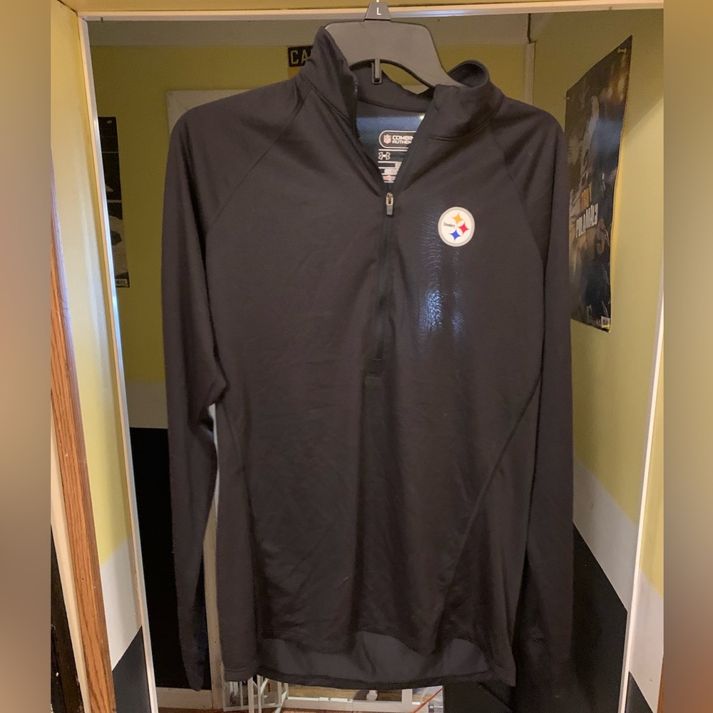 Women’s Large Under Amour Steelers quarter zip